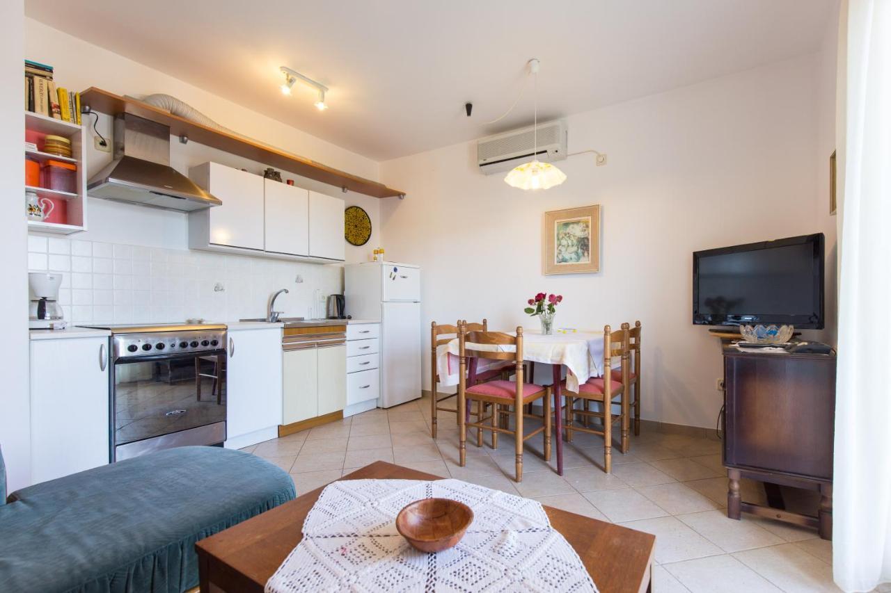 Apartman Leana Krk Town Exterior foto